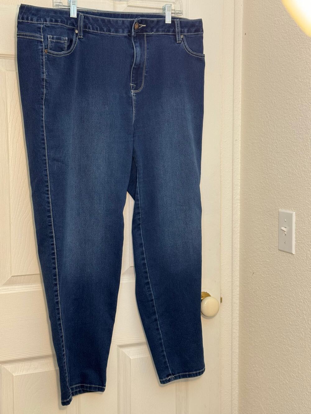 Avenue Denim High-Rise Stretch Straight Jeans – Flattering & Comfy Fit